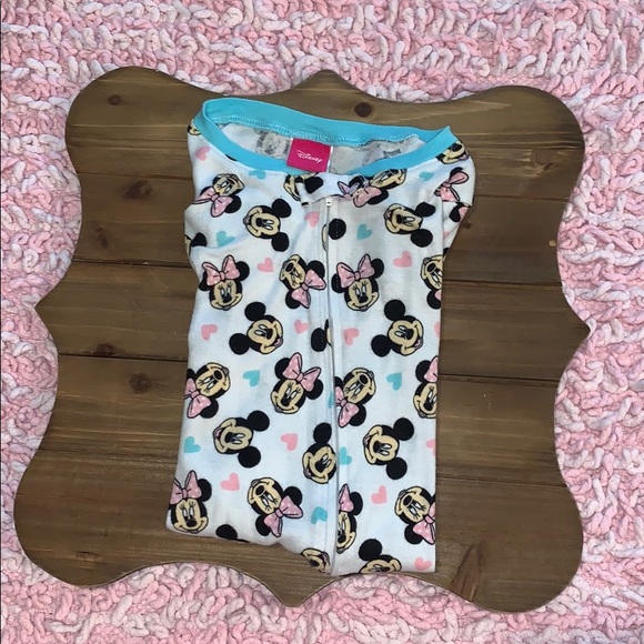 Disney one-piece zip up pajamas, size: 2T - Picture 5 of 6